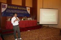200px-April_11_2013_Aktivitas_AJI_Banda_Aceh_Sekjen_AJI_Indonesia_dalam_Seminar_Etika_Media.JPG